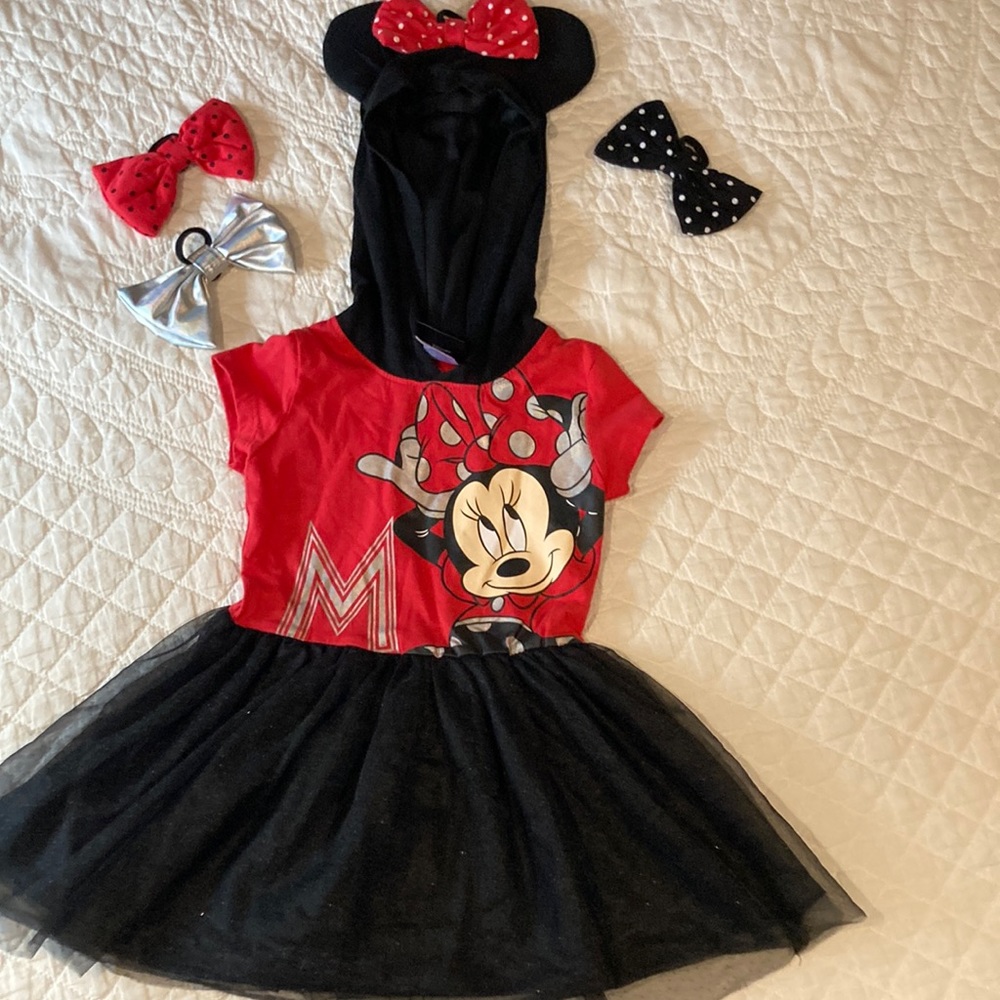 Disney Minnie Mouse Dress with interchangeable bows!